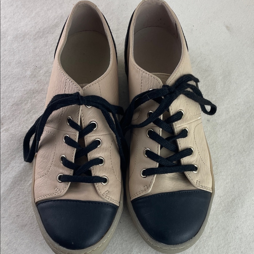 ALDO Cream and Black Women's Sneakers Size 8.5